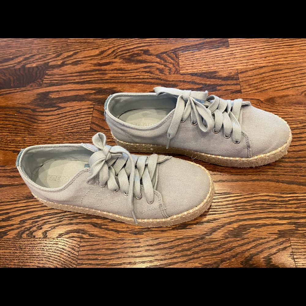 EUC Size 7 Tretorn Espadrille Sneakers